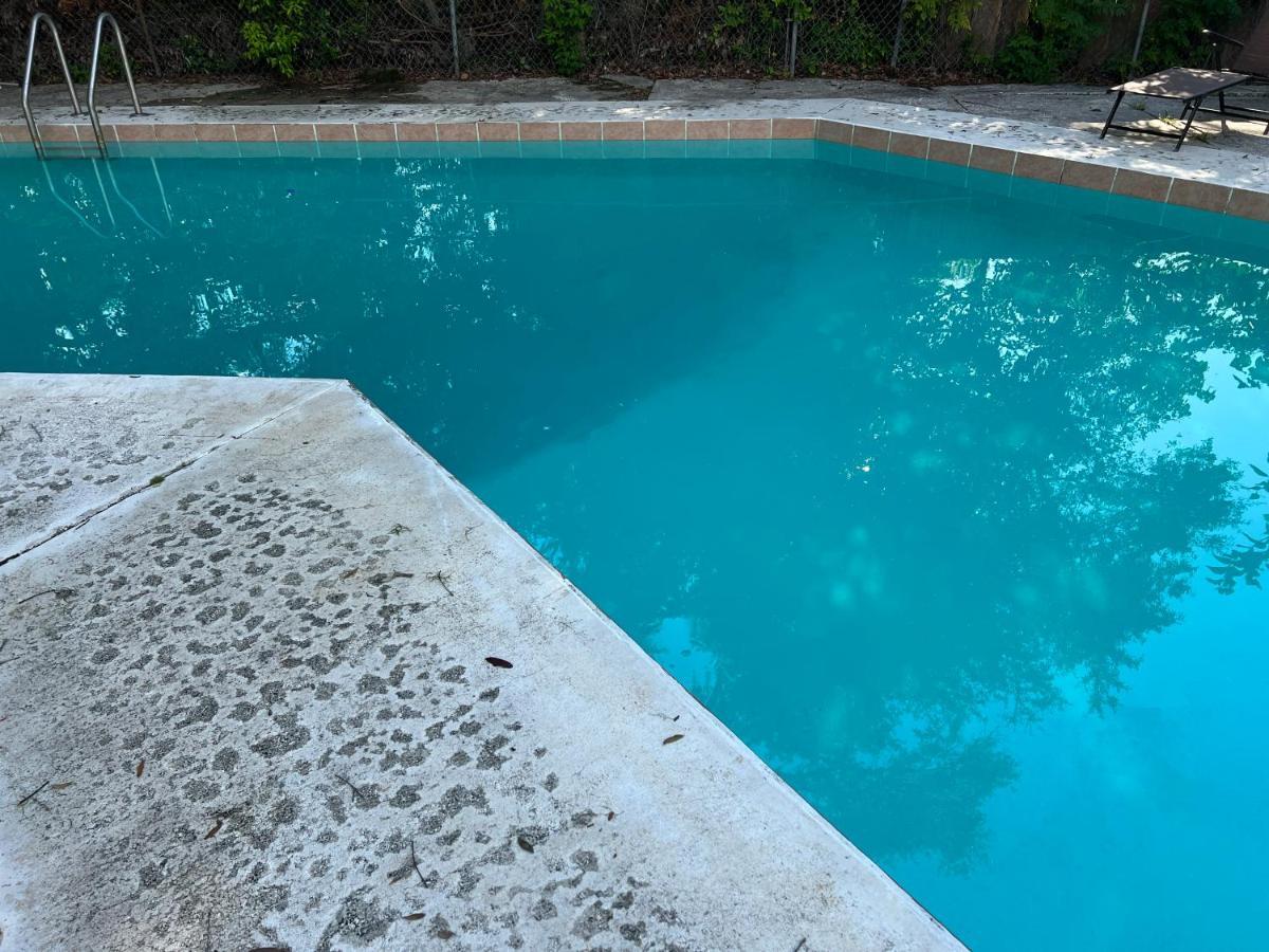 Pool Home Sleeps 6 With Large Fenced Yard Jacksonville Exterior foto